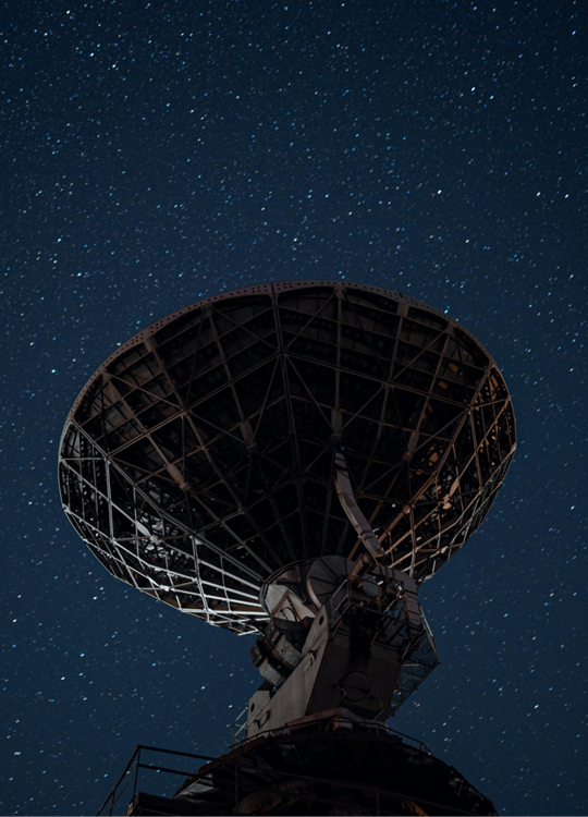 Accueil-Alleo_-grosse-antenne-dans-la-nuit