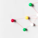 Image avec des points reliés par des fils